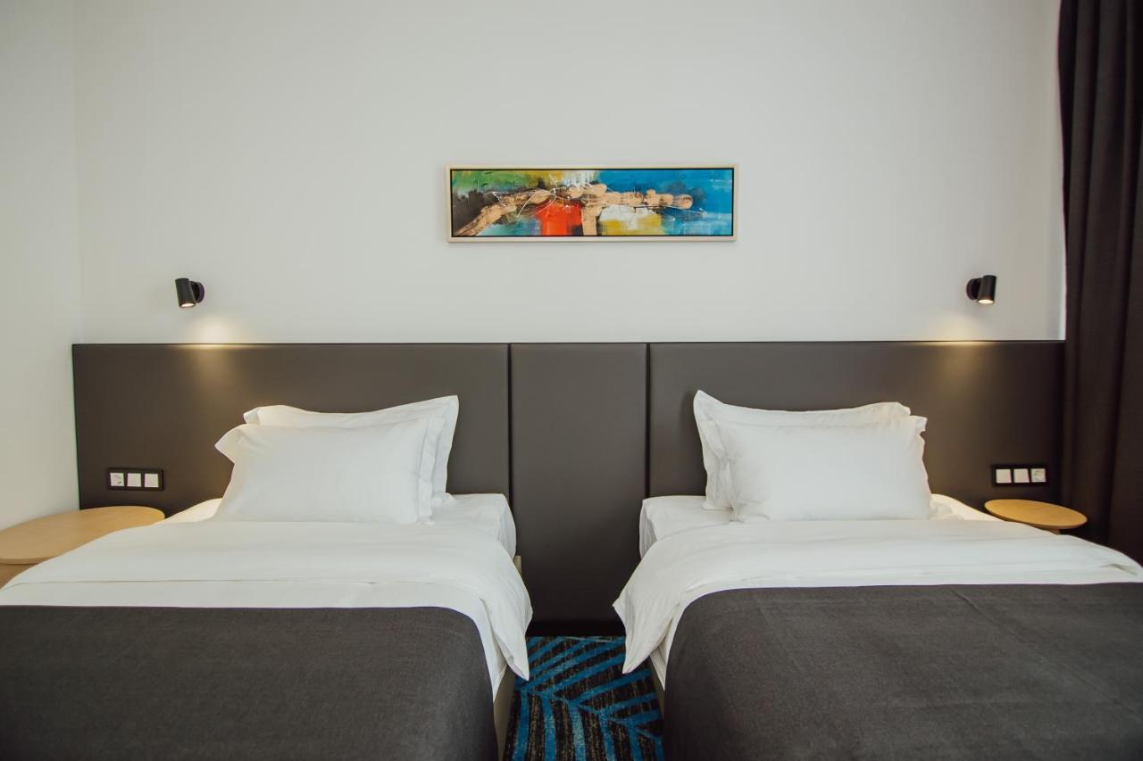 Graphic Hotel Batumi Exteriör bild